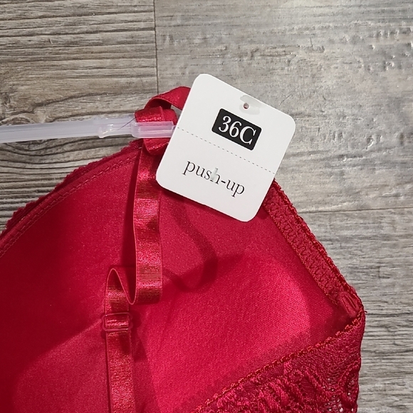 Set of 2 Red Gorgeous Lace Push-Up Bras - Picture 9 of 9